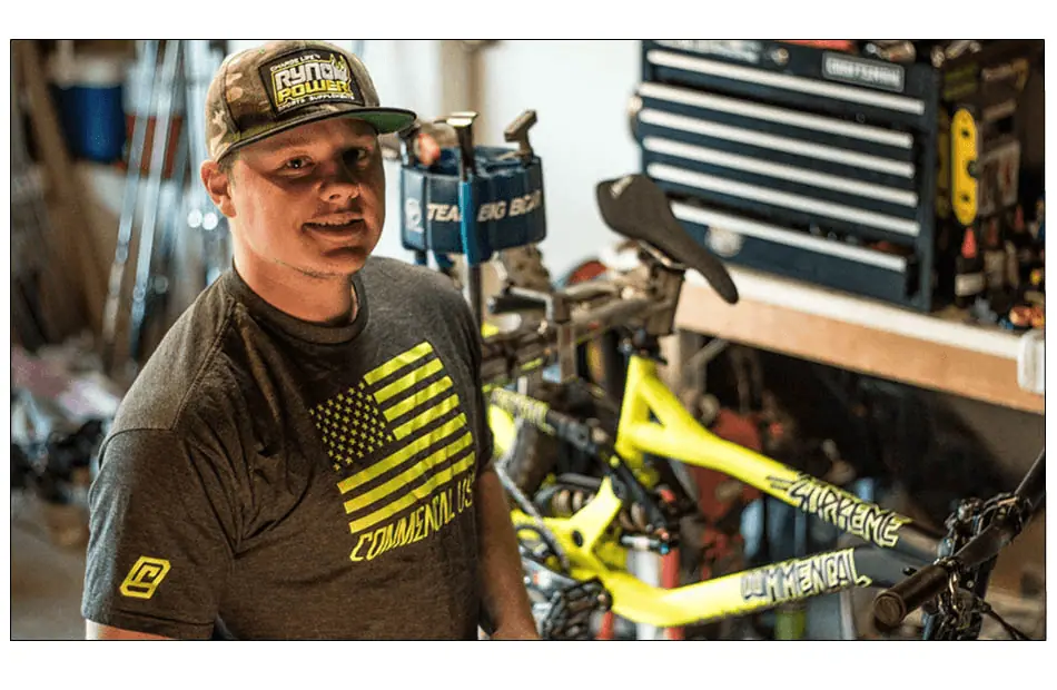 Kyle Strait on Commencal, signing announcement photo shoot, image 3 of 3