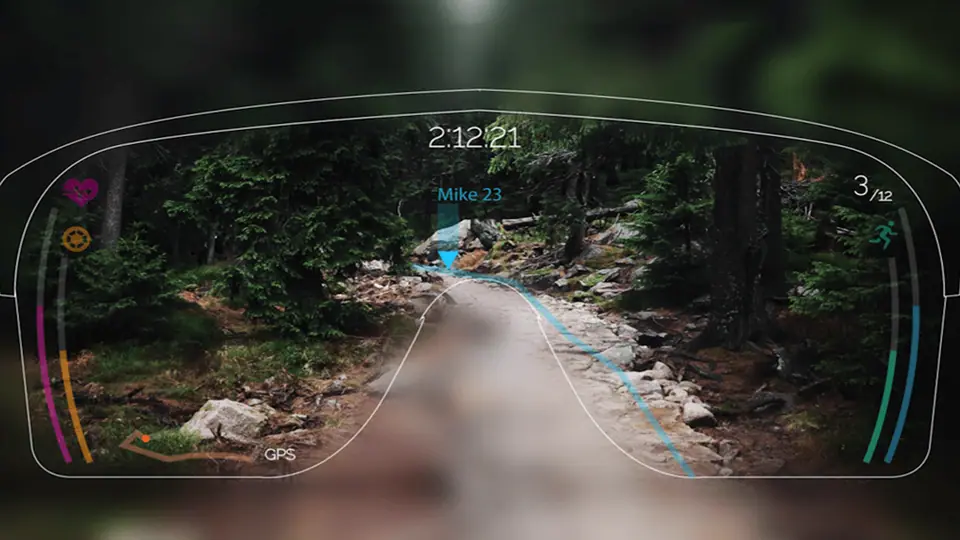Victorise Smart-Glass HUD over a forest trail: time, speed and route